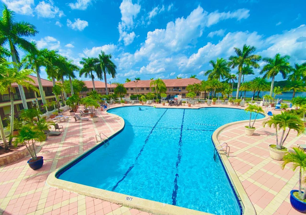 Royal Inn Hotel Royal Palm Beach Exterior foto